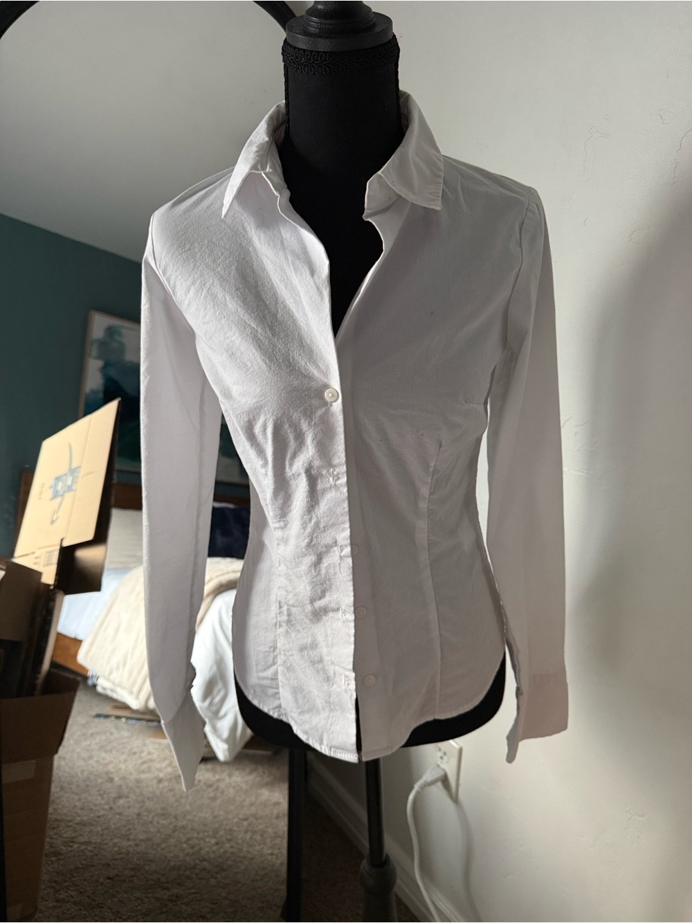 stradivarius White Fitted Button-Down Shirt